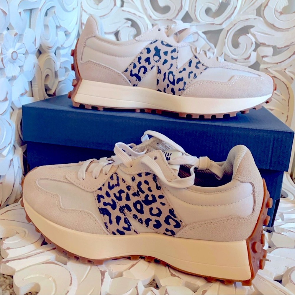 NEW BALANCE 327. LEOPARD/Cheetah print. Brand new in Box. LIMITED EDITION.